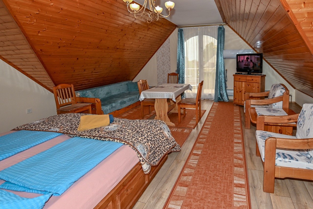 2-es Apartman – Tóra néző Erkélyes Apartman